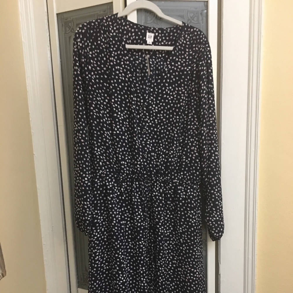 Dress Gap - Picture 2 of 2